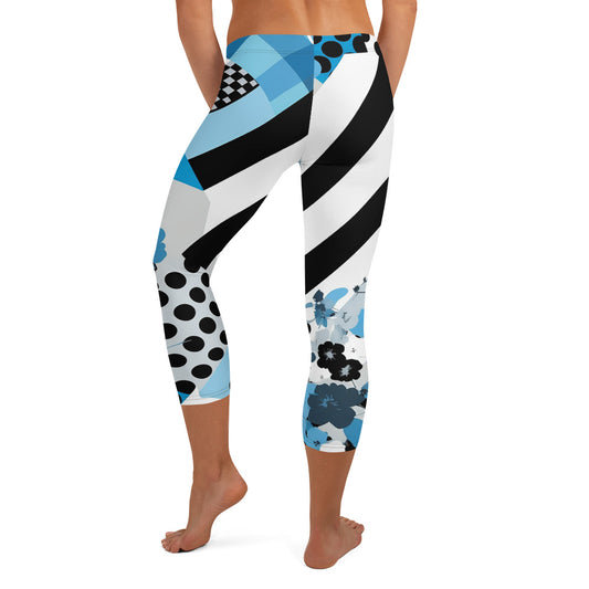 Blue & Black Geometric Pattern Capri Leggings